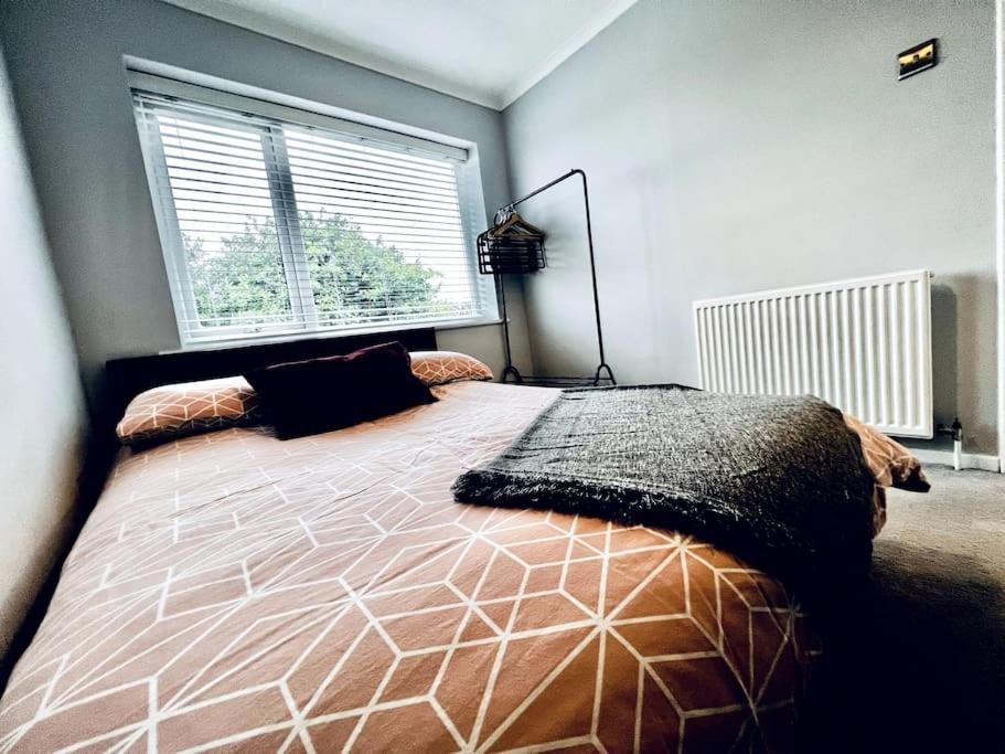 Entire Modern House In Tamworth - 2 Double Beds + Free Parking Villa Ngoại thất bức ảnh