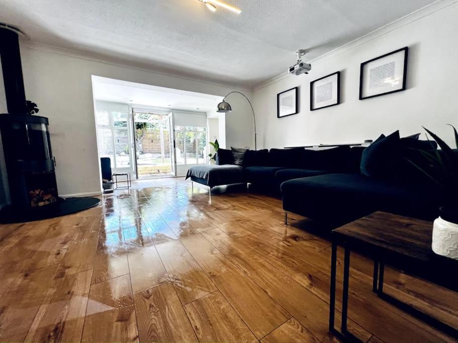 Entire Modern House In Tamworth - 2 Double Beds + Free Parking Villa Ngoại thất bức ảnh